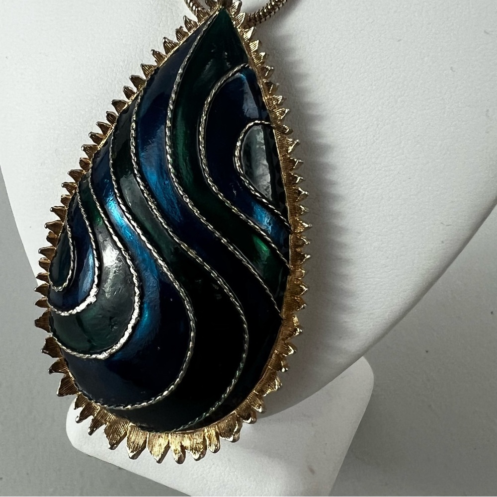 Vtg Marcel Boucher Le Couturier Gold Tone w/ Blue & Green Enamel Brooch Necklace - Picture 3 of 13